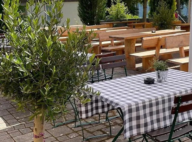 Auerhahn Nest Hotell *